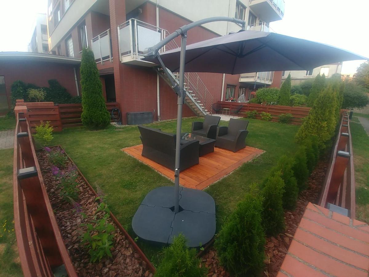 Apartament Jantar Z Ogrodem Kołobrzeg Kültér fotó
